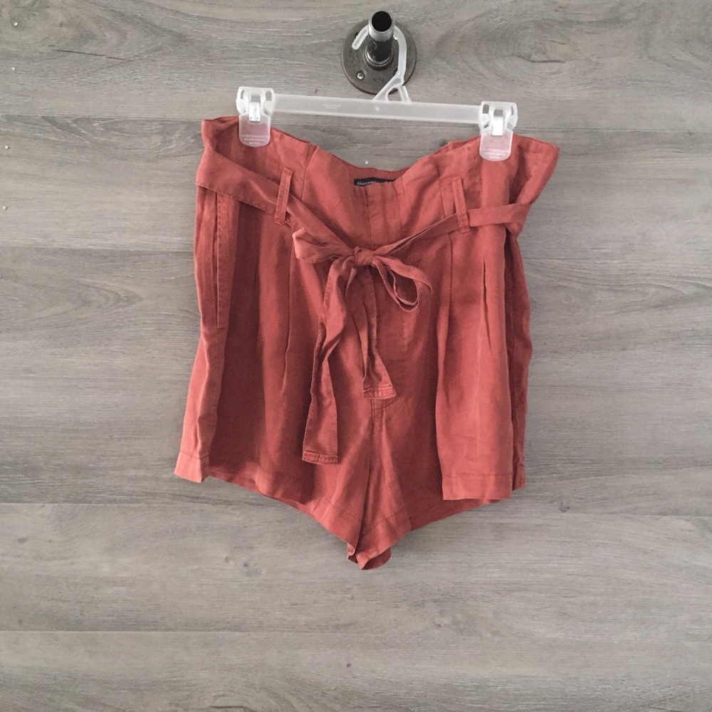 Abercrombie & Fitch Paperbag Shorts